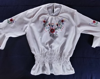 Beautiful Vintage Hungarian Kalocsa Embroidered Floral Bell Sleeve Blouse