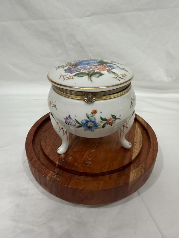 Vintage Napcoware footed porcelain trinket box