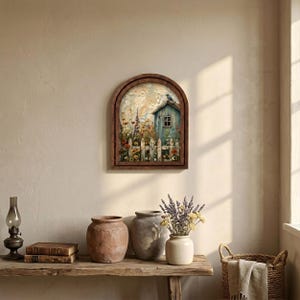 Encantador cuadro de pared con diseño de jardín rústico, casa de campo azul y prado de flores silvestres, marco de madera arqueado, decoración floral de estilo campestre, regalo para amantes de la naturaleza. imagen 6