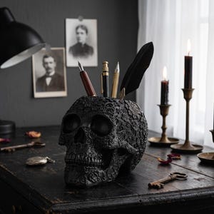 Skull Decor Pen Holder Vanity Storage Makeup Brush Organizer Creepy Desk Accessory Gift