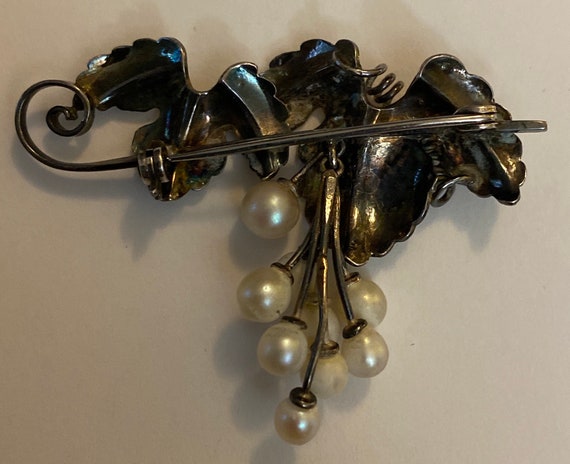 Grape branch with leaves and dangling pearls as g… - image 2