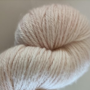 Braemar - 100gm Kettle dyed 8ply/light worsted/DK fine superwash merino yarn.  Powder Pink