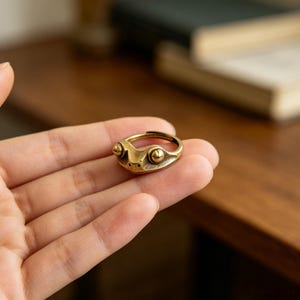 Anillo abierto de latón estilo retro con forma de rana - Anillo personalizado con forma de sapo - Talla ajustable (US 6-8)