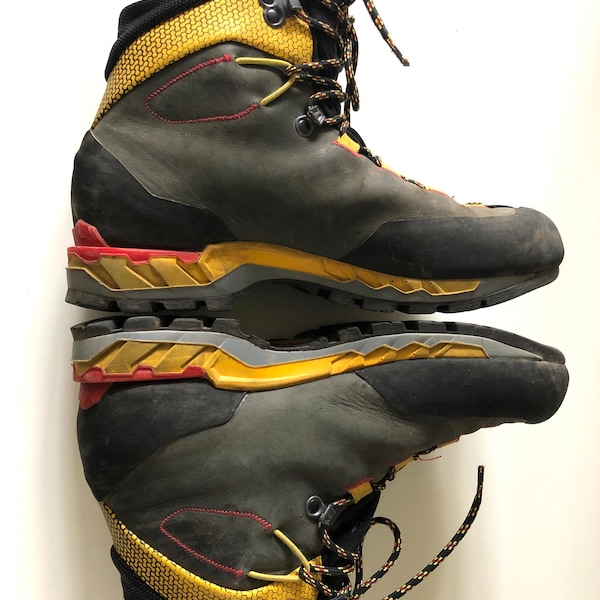 SALE Vintage Gore-tex Hiking Boots VIBRAM Made In Romania Men's Size 8 Woman’s Size 9