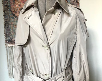 OFERTA Michael Kors Gabardina gris con cinturón ¡De moda y ligera! *Envío gratis con la segunda compra*