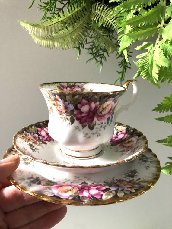 SALE 1981 Royal Albert Autumn Rose Teacup/dessert Plate - Etsy Canada