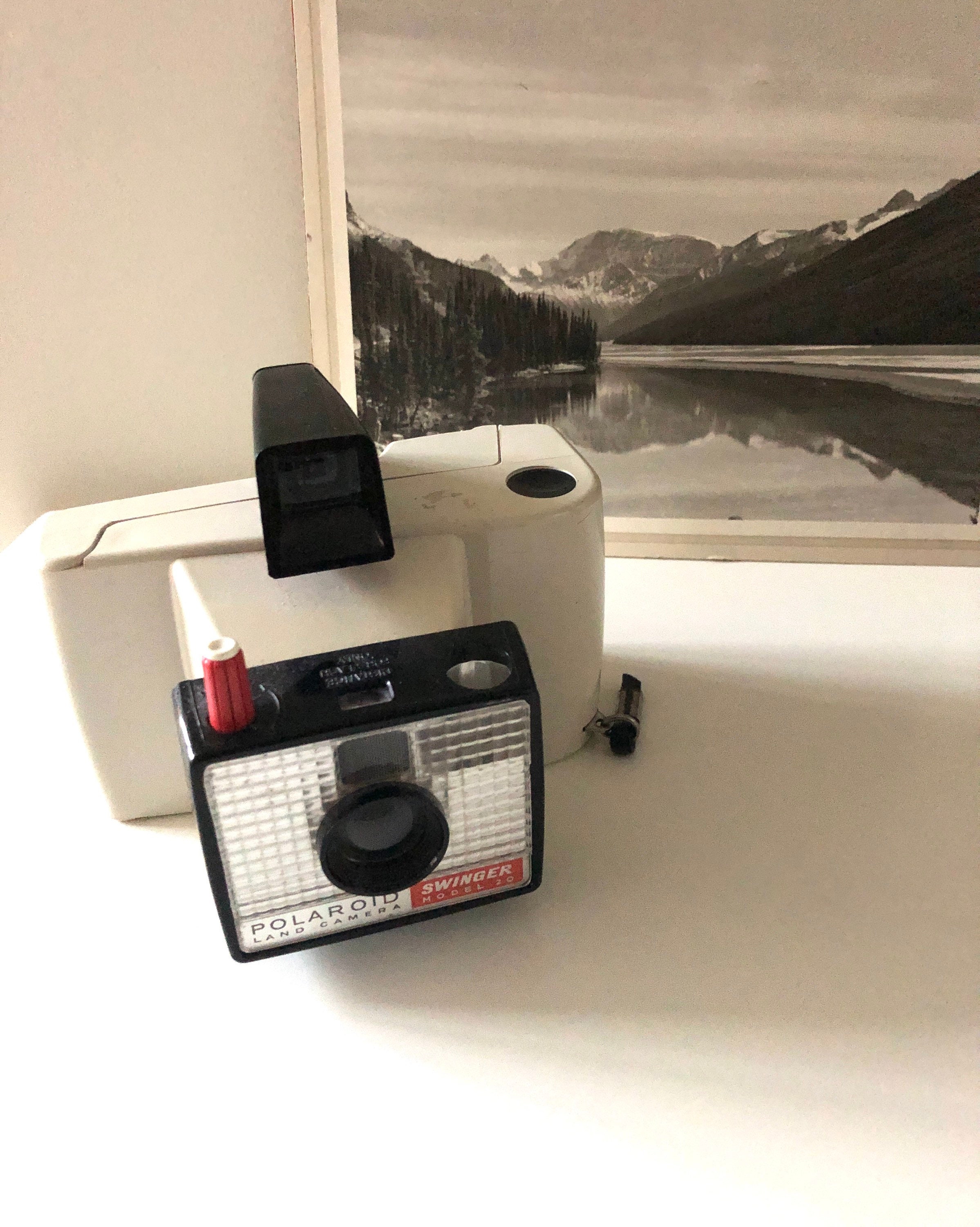 1960s POLAROID Swinger Model 20 Instant Film Made in pic