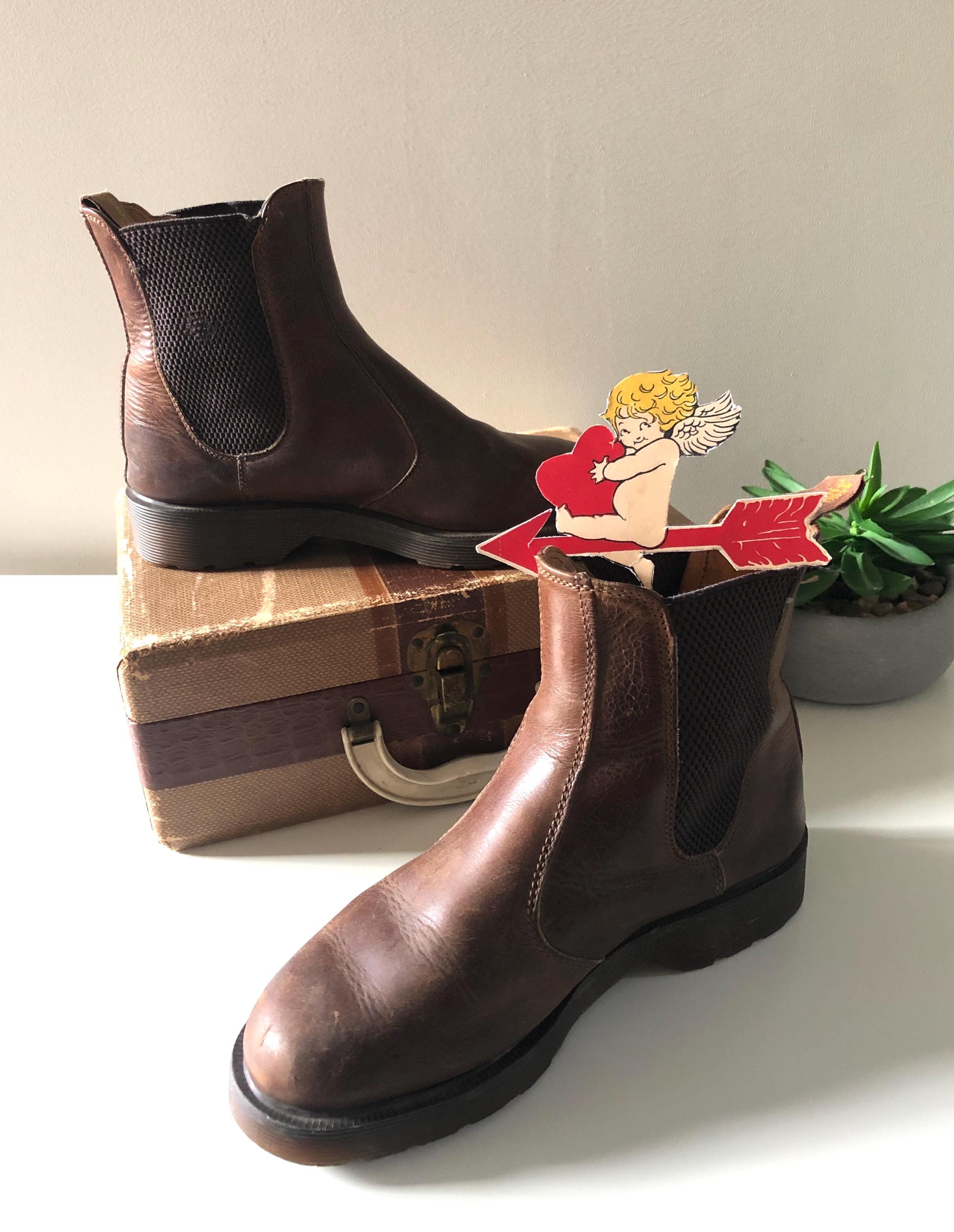Vintage Dr Martens Distressed Brown Leather Low Boots Made in England Size 8 Dr. Martens Vintage Shoes US Size 8 for Women for sale - eBay main image 2