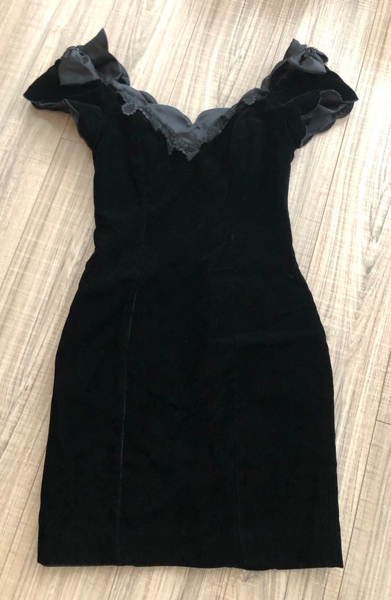 1980 Velvet Black Dress Bows Size 6