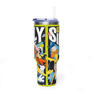 Peut inclure: Un gobelet isotherme en acier inoxydable avec un design color&eacute; repr&eacute;sentant Mickey Mouse, Donald Duck et Dingo. Le gobelet pr&eacute;sente un design noir, jaune et bleu avec les mots "ONLY SEE" en grandes lettres blanches. Il comprend un couvercle transparent et une paille blanche.