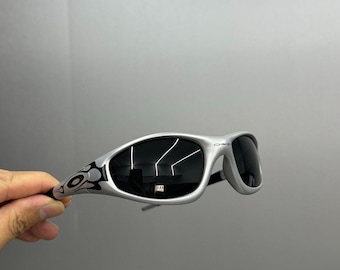 Occhiali da sole retrò vintage Oakley Straight Jacket 99 Muzm con montatura argento e lenti nere Black Flame