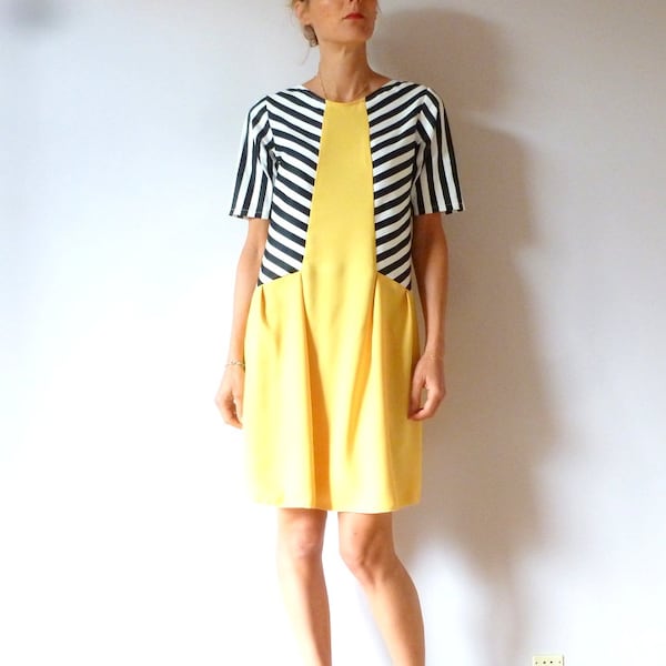 Robe bi-matière en crêpe jaune et coton rayé noir et blanc RITA