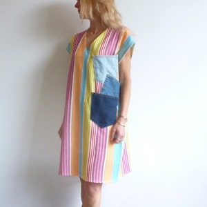 Mehrfarbiges Kleid mit Taschen aus recyceltem Denim ANITA Bild 6