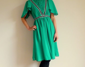 Green midi dress