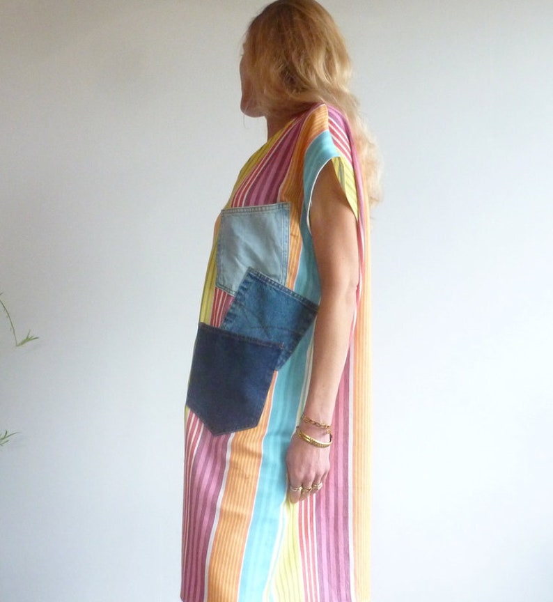 Mehrfarbiges Kleid mit Taschen aus recyceltem Denim ANITA Bild 2