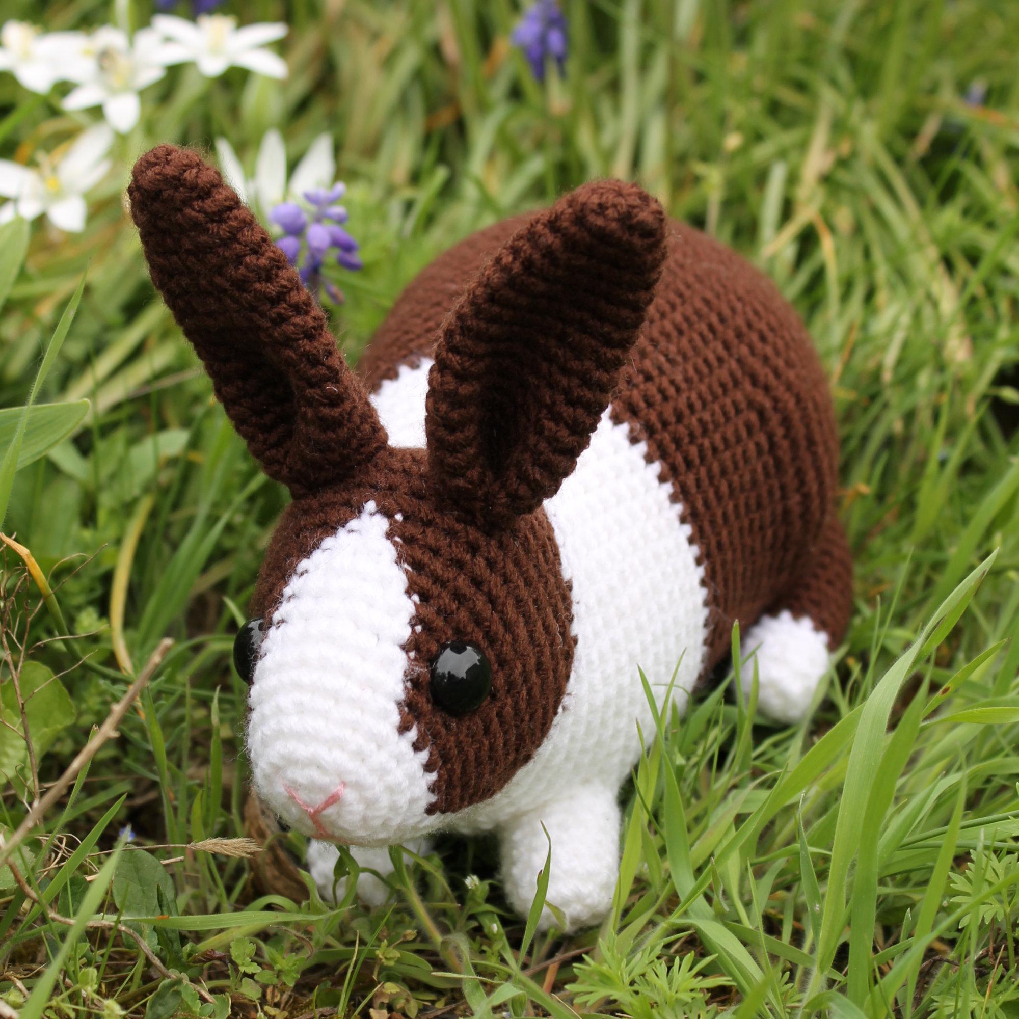 Dutch Rabbit Realistic Amigurumi Crochet Pattern for a Two-color