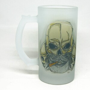 Beer mug 500 ml with 3 skulls - Beer mug with 3 skulls - 11 oz beer glass with skull - Gift for men