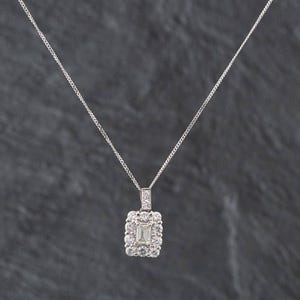 Preloved Vintage Platinum 0.90ct Diamond Rectangular Cluster Pendant & 18 Inch Curb Chain 43141070