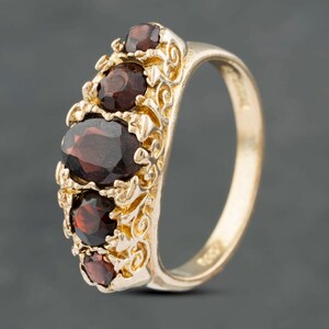 Vintage 9ct Yellow Gold Garnet Graduated Five Stone Ring 41102805