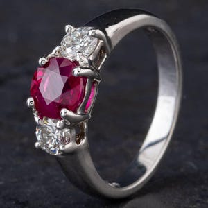 Preloved Vintage 18ct White Gold 1.33ct Ruby & 0.58ct Brilliant Cut Diamond Claw Set Three Stone Ring 4335007