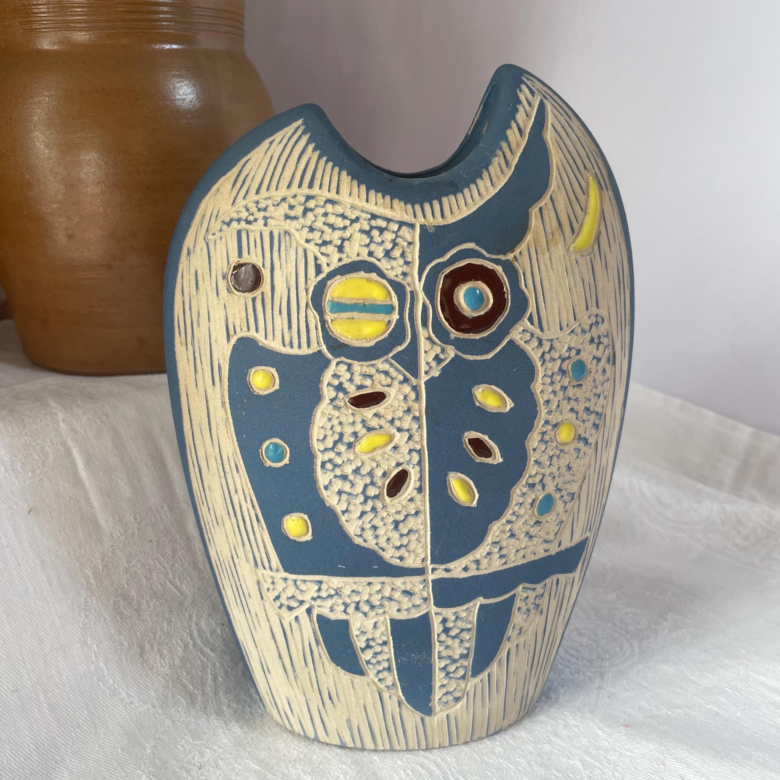 Mid Century Modern Owl Vase, Vintage Blue Ceramic Owl Planter, Retro Studio Pottery, Carved Sgraffit