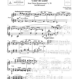 Peut inclure: Une partition imprimée pour Clair de Lune de la Suite Bergamasque L. 75 de Claude Debussy. La page présente une notation musicale noire sur fond blanc, incluant des indications de tempo comme Andante très expressif et Tempo rubato.