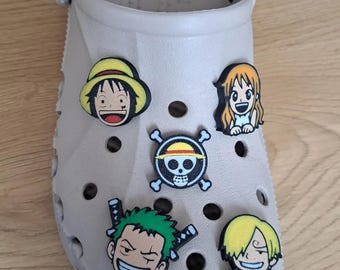 Conjunto de pingentes de crocodilo de One Piece | Luffy, Zoro, Nami e Sanji - Pacote com 5 Jibbitz de Anime