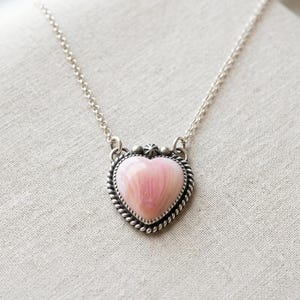 Naturligt hjärta rosa opal halsband hänge med silver låda kedja sydvästra smycken