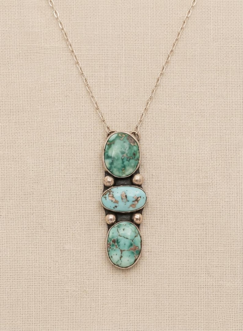Mohave turkoshänge, 925 sterlingsilverhänge, ädelstenshänge, ovalt hänge, handgjort silverhalsband, turkosa smycken bild 3