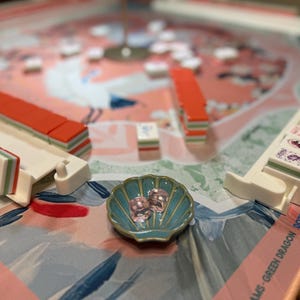 Beachy Shell Mahjong Dice Dish