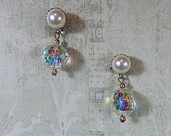 Vintage Perlen und Aurora Borealis Ohrclips - V-EAR-474 - Perlenohrringe - Aurora Borealis Ohrringe