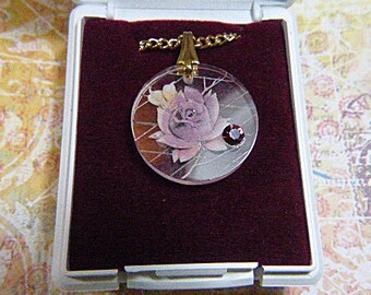 Vintage Resin Pink Rose Anhänger Kette Gold 18" in Geschenk-Box - N-037