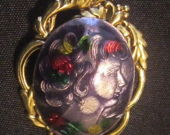 Vintage Oval Brooch With Profile of a Woman Signed KL - Kenneth Lane - Kenneth J. Lane