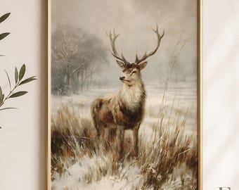 以下が含まれることがあります： 雪に覆われた野原に立つ雄鹿の油絵が描かれた額装アートプリント。背の高い乾燥した草が生い茂り、雄鹿は大きな角と茶色の毛並みをしている。背景には曇り空の冬の風景と、葉のない木々が描かれている。