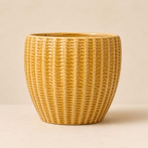 Vaso in ceramica gialla in stile vintage / Vaso con superficie a coste e texture per piante da interno e decorazioni per la casa