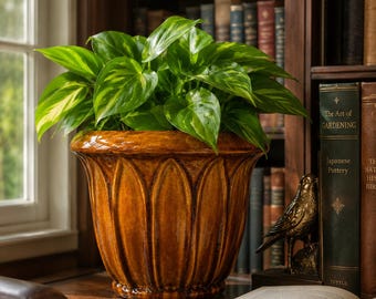 Amber Tulip Glazed Ceramic Planter — Vintage-Inspired Indoor Pot