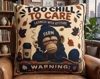 Funda de almohada cuadrada de gamuza sintética con diseño de mono "Too Chill To Care" / hojas de otoño, café, estilo rústico.