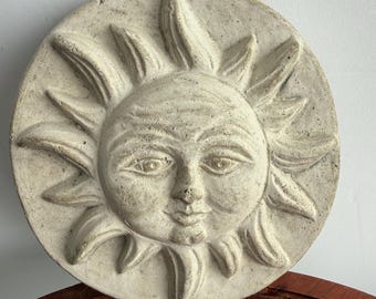 Placa redonda de piedra con forma de rostro de sol para interiores y exteriores, ideal para patio, jardín o terraza. Nina Studio, 5 pulgadas.
