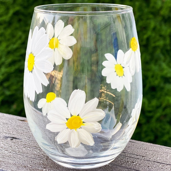 Daisy Wine Glasses, Daisy wine glasses, Summer Wine Glass, Hand Painted Wine Glass, Y2k themed wine glass