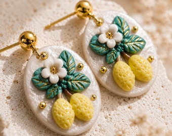 Pendientes de botón hechos a mano con forma de flor de limón / Joyería cítrica de arcilla polimérica, botánica veraniega