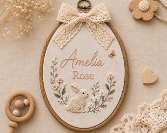 Benutzerdefinierte Baby Name Stickerei Stickrahmen, personalisierte Blumen Kinderzimmer Wandbehang, Neugeborene Ankündigung Geschenk, Baby Mädchen Zimmer Dekor