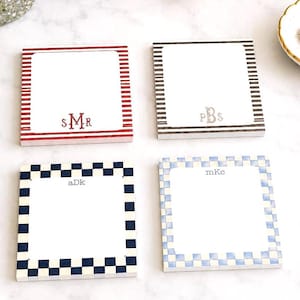 Bloc de notas con monograma para chicas universitarias, regalo personalizado para el escritorio de la residencia estudiantil, papelería universitaria personalizada, idea de regalo para un nuevo trabajo por menos de 20 dólares para profesores.
