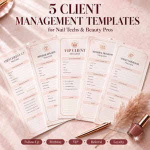 Puede incluir: Cinco plantillas de gestión de clientes para técnicos de uñas y profesionales de la belleza, incluyendo seguimiento, cumpleaños, VIP, programa de referidos y lealtad, junto a un bolígrafo de oro rosa y esmalte de uñas.