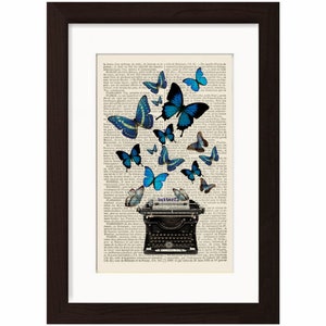 Papillons bleus avec machine à écrire Imprimer sur vintage Upcycled Français la page de dictionnaire anglais