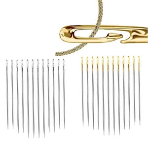 Könnte beinhalten: Eine Sammlung langer, dünner Nähnadeln mit metallisch silbernen Schäften und goldfarbenen Ösen. Die Nadeln sind in zwei parallelen Reihen angeordnet. Eine Nahaufnahme zeigt die goldfarbene Öse einer einzelnen Nadel mit einer dünnen, geflochtenen Goldschnur.