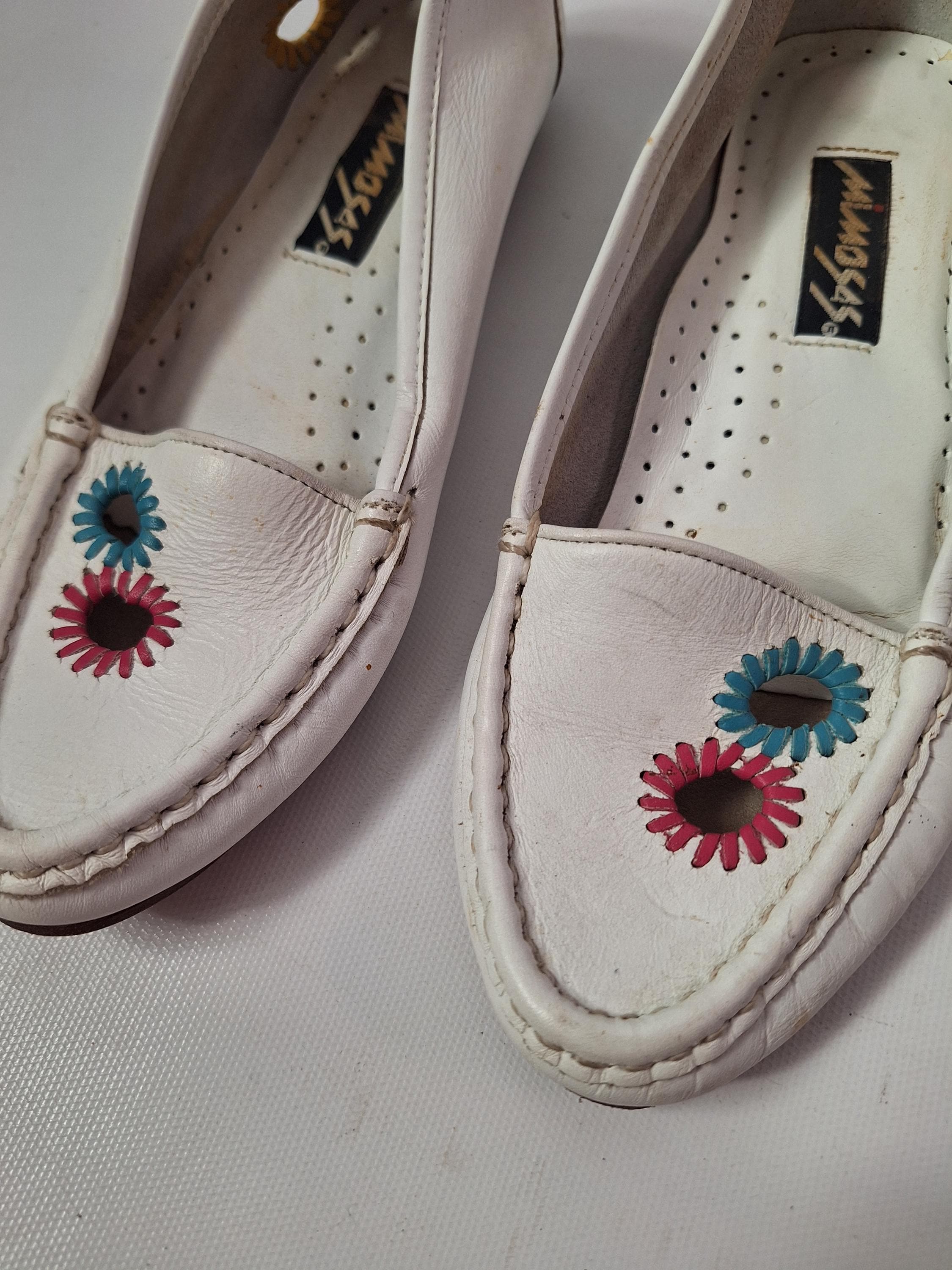 Vintage 80s Cutout Floral White Leather Oxford Shoes