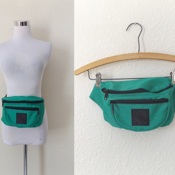90s green nylon fanny pack, vintage unisex small hip pouch, crossbody one side tote bag, 1990s athletic fashion, vintage accessories purses
