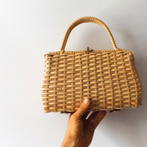 vintage 60s woven rattan top handle handbag, light brown tan straw structure summer purse, 1960s preppy women's tote bag, midcentury style