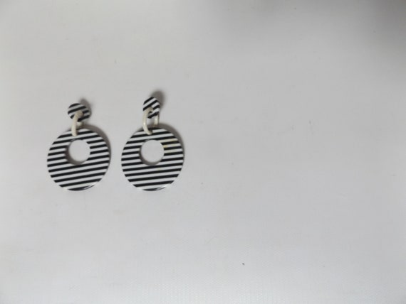 vintage 80s black white stripe earrings - oversiz… - image 4