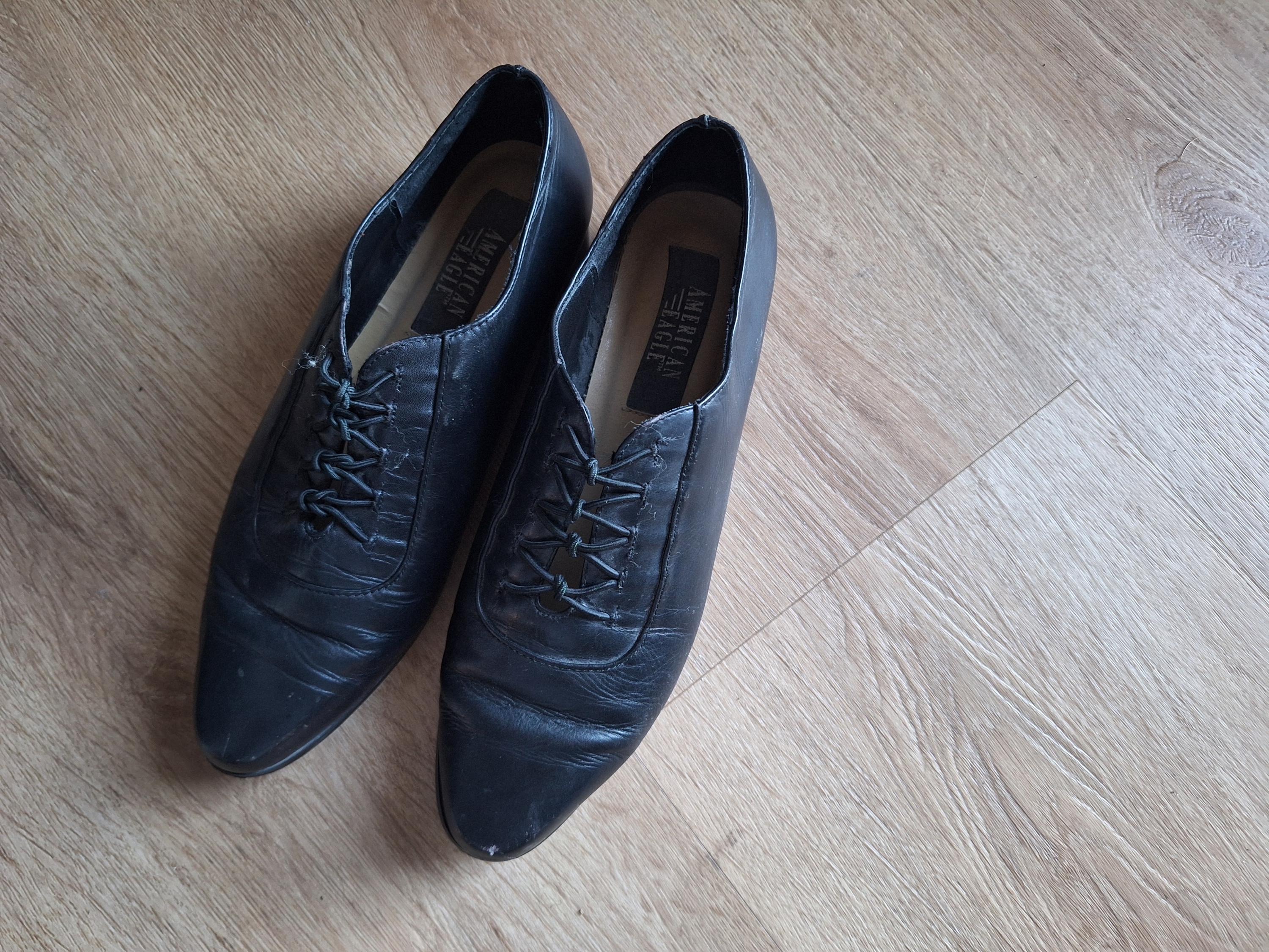 vintage 90s black leather slip on oxford shoes, women's size 8 1/2, American eagle classic preppy slow fashion, 1990s minimal loafer shoe